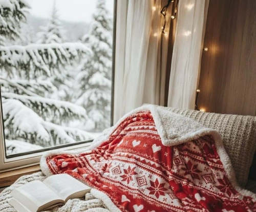 Koc świąteczny SACO czerwony – miękki i ciepły z norweskim wzorem śnieżynek w ozdobnym worku