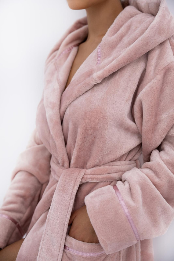 Amaris Szlafrok damski Sensis różowy– miękki szlafrok z kapturem, elegancki i wygodny