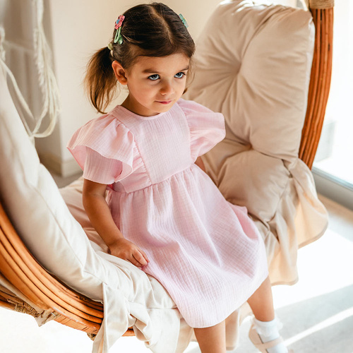 Sukienka dziewczęca muślinowa różowa Cherry Eevi – przewiewna, elegancka, 100% bawełna