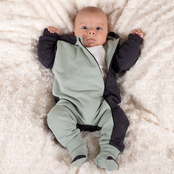 202267 Olaf Butki dresowe Nicol 