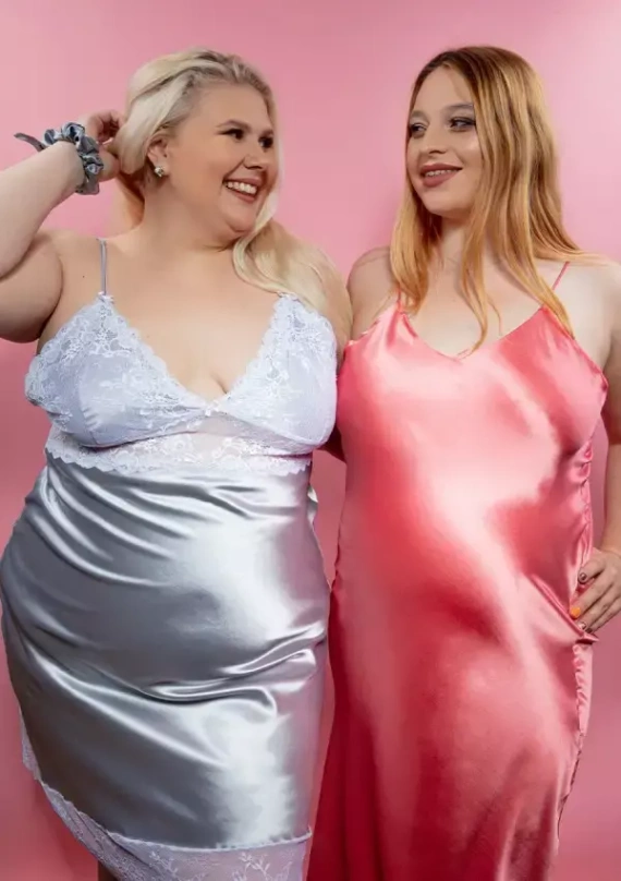 Harper Plus Size Satynowa halka, wąskie ramiączko DKaren srebrny