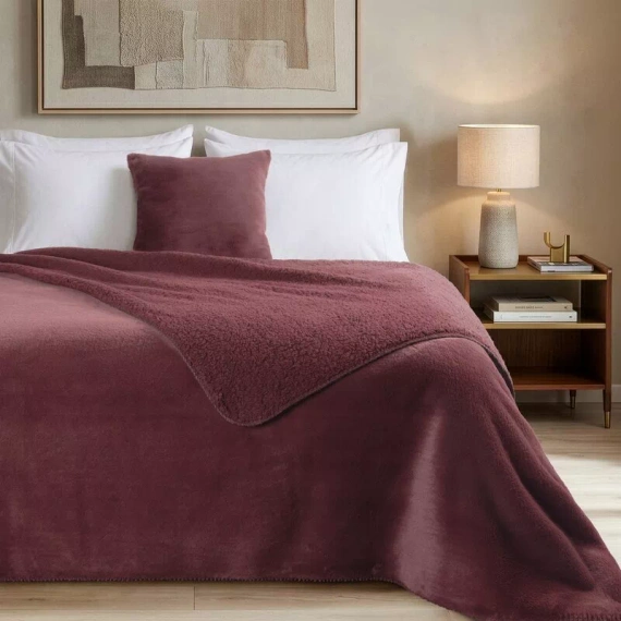 Narzuta dekoracyjna Nina Eurofirany burgundowa 170x210 futrzana miękka 240 g/m²