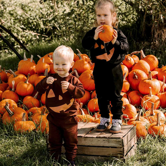 Dres dziecięcy Eevi Halloween brązowy – ciepły komplet, bluza i spodnie