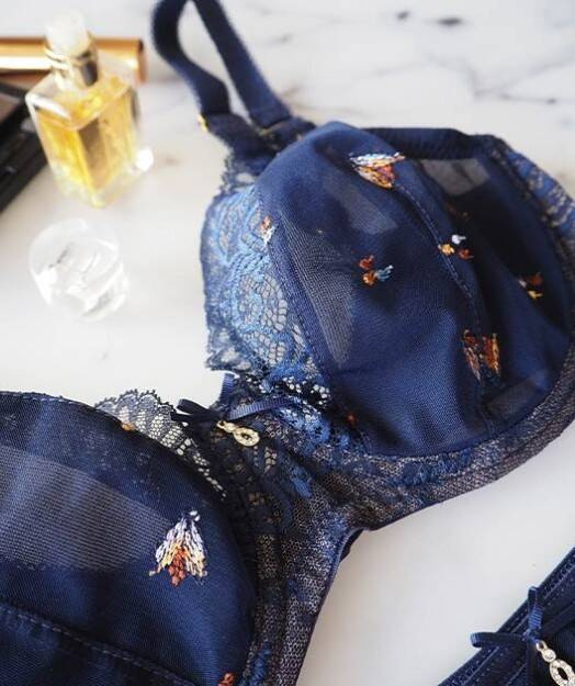 19210 Bliss biustonosz miękki braletka Mediolano - granatowy 