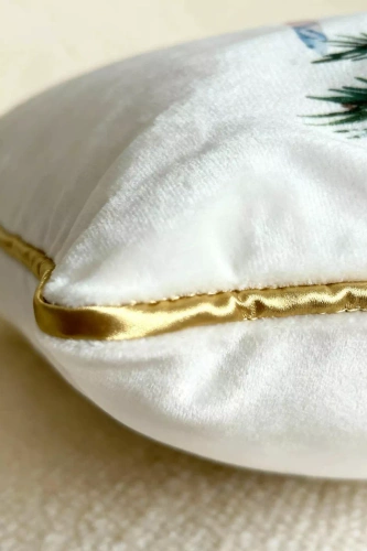 Christmas Time Poszewka świąteczna LED BN23 – biała i zielona, velvet, 12 światełek LED, zamek