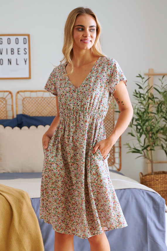 5136 Koszula nocna do karmienia Doctor Nap – wiskoza, kwiatowy wzór - green flowers