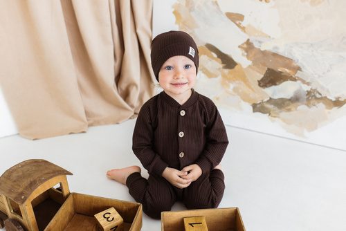 4249M "Natural Waffel" Czapeczka niemowlęca Makoma mocha