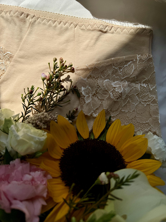 530 Iness Figi wysokie De lafense - beżowy