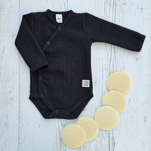 03249B "Natural Waffel" Body baby z długim rękawem Makoma black