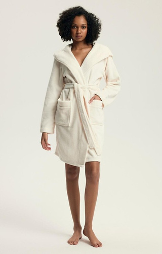 43599 Darlan Szlafrok damski z kapturem Henderson cream – miękki, lekki, przed kolano