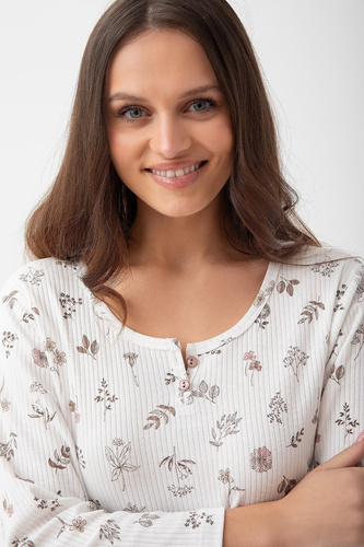  271 Koszula nocna Luna  ecru – prążkowana bawełna, rękaw 7/8, komfort i styl