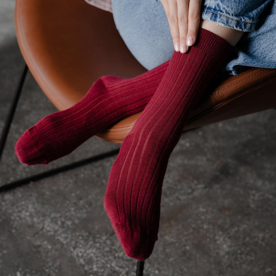 ART.130 Natural Merino Wool Skarpety damskie prążek Steven -002 bordowy