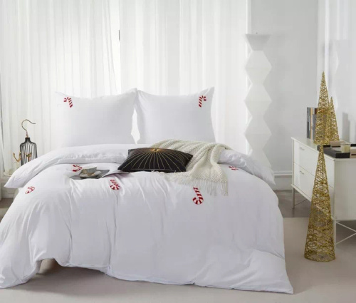 Cuty Candycanes Pościel świąteczna z mikrofibry Spod Igły i Nitki – biała z aplikacjami 3D laski cukrowe, zapięcie na suwak