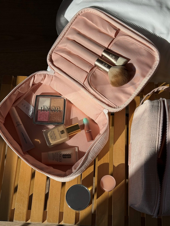 Kosmetyczka Large Sensis – Elegancka, Prążkowana, Zamek, Miejsce na Pędzle