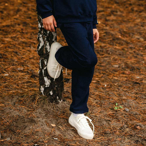 Simply Comfy Spodnie dziecięce dresowe Eevi granat  – 100% bawełna, z kieszeniami