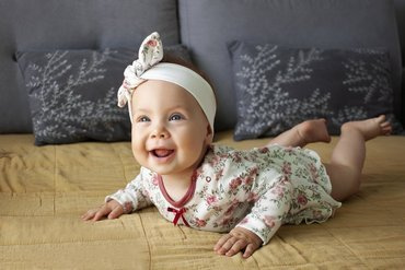 4218OMD "ROSES" Opaska  niemowlęca Makoma druk