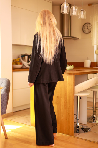 Emi — elegancka marynarka damska, 95% bawełna 5% elastan | polska marka Mirale - czarny