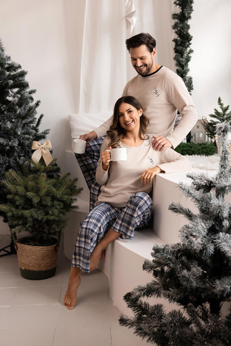 Piżama męska Regina 507 beżowy – bawełniana, długa, koszulka z nadrukiem i spodnie w kratę