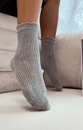 0989-002 Ażur Jodełka Skarpety damskie Milena - szary