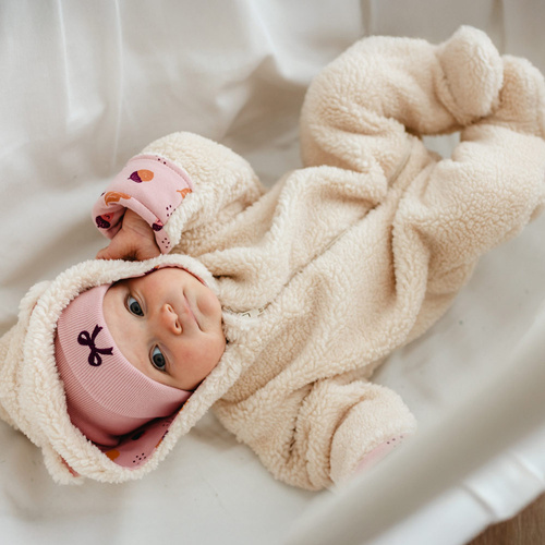 Fluffy Tails Kombinezon niemowlęcy Eevi – baranek, ecru z uszkami i zamkiem