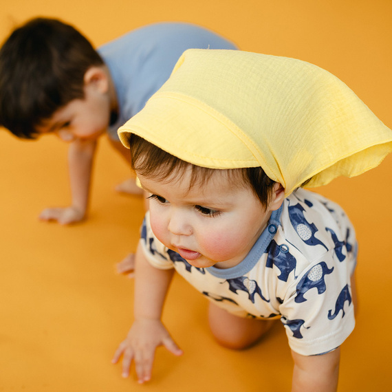 Elephant Chustka z daszkiem muślinowa Eevi - żółta