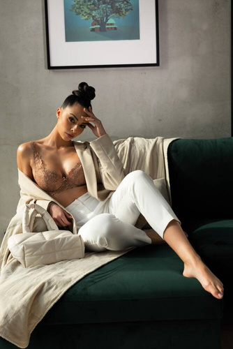 M-053/22 Carmela Biustonosz Usztywniany Mat - capuccino