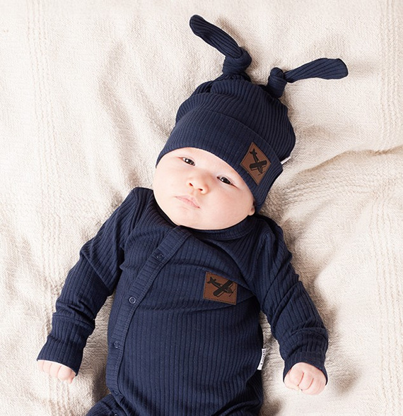 219055 Willy Czapka niemowlęca Nicol  – bawełna, granatowa, podwójne supełki