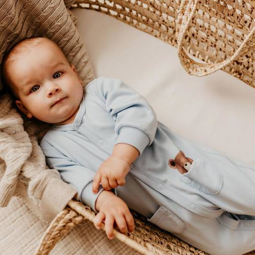 Cars & Bears Pajac niemowlęcy bawełniany Eevi - niebieski