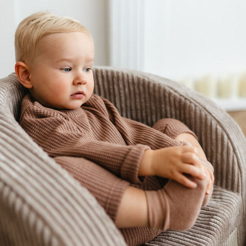 Beary Cool Sweterek dziecięcy Eevi – beżowy, miękki i wygodny