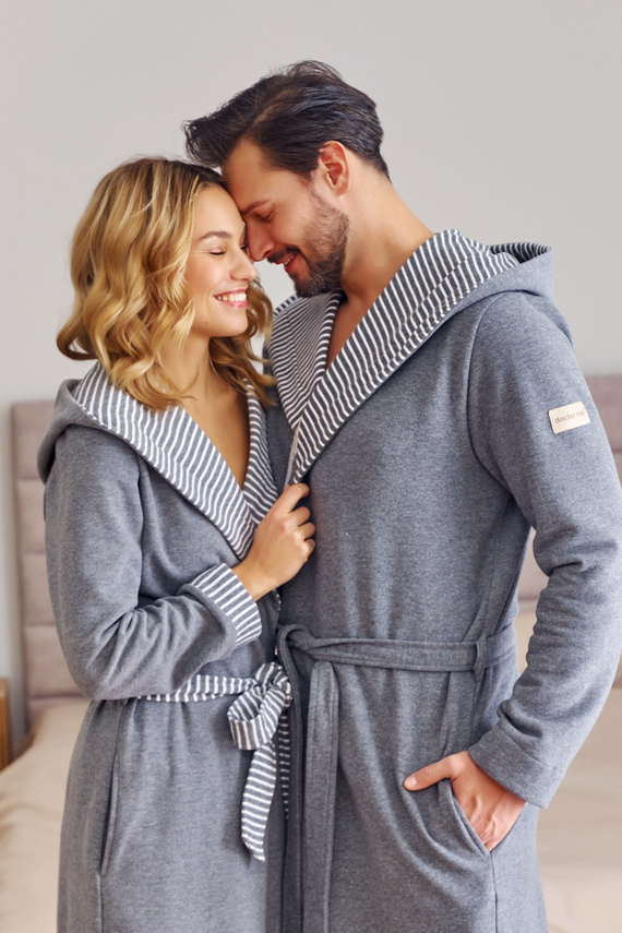 7230 Szlafrok męski Doctor Nap – bawełna, kaptur, eleganckie wykończenia - dark grey