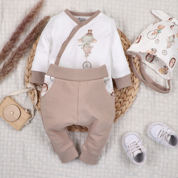 ABN-5597 Circus Czapka niemowlęca Nini – 100% bawełna organiczna, miękka i bezpieczna