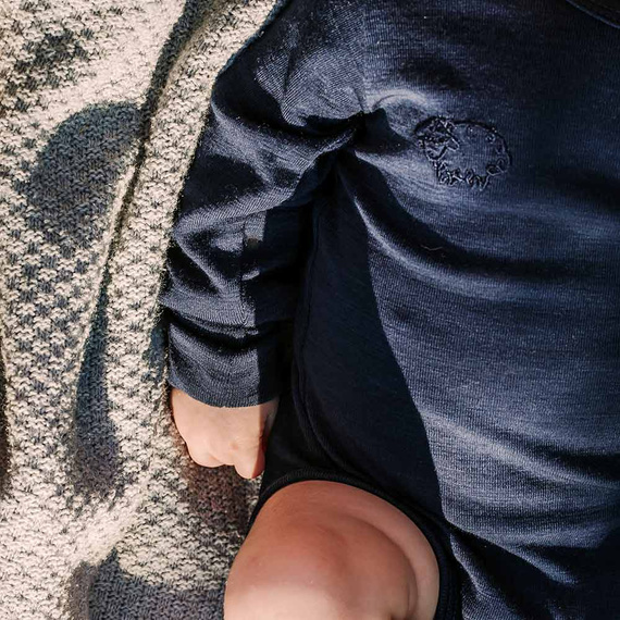 Merino Body kopertowe niemowlęce Eevi granatowe  – 100% wełna merynosów, termoregulacja