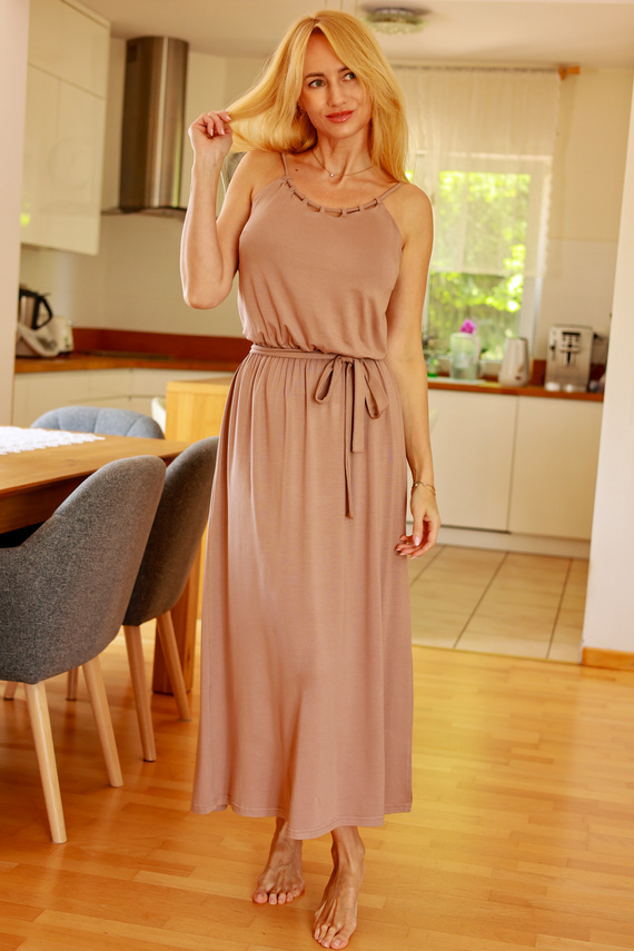 Grace Mirale – Długa sukienka z wiskozy z rozcięciem | Polska produkcja - latte