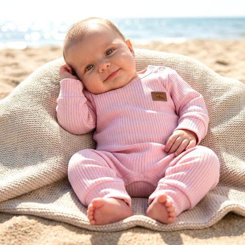 KAR-0002/JRO Rampers z dzianiny prążkowej Lagarto Verde - różowy