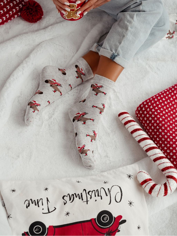 1283.041 Kapibara na łyżwach Skarpety Milena – Świąteczne damskie, Jasny Melanż