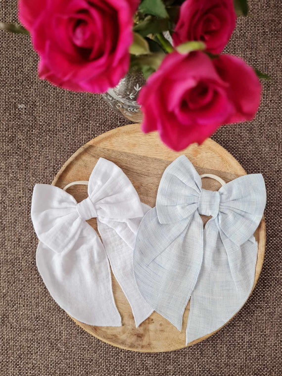 KGB16 Muślinowa kokarda do włosów na gumce Marija - biały