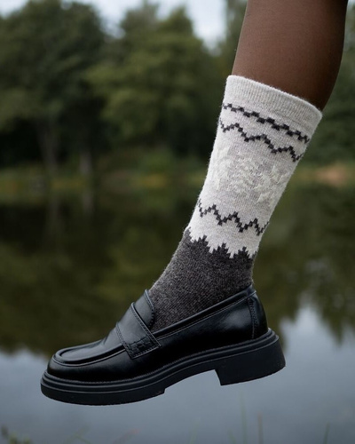 Skarpety damskie Gabriella SW/070  cacao-latte– zimowe, z wełny i akrylu, ciepłe z wzorem