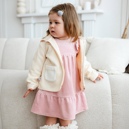 Fluffy Tails Sukienka welurowa Eevi  – różowa, z falbankami na ramionach