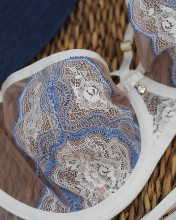 19191 Blue Velvet Biustonosz balconette Mediolano ecru