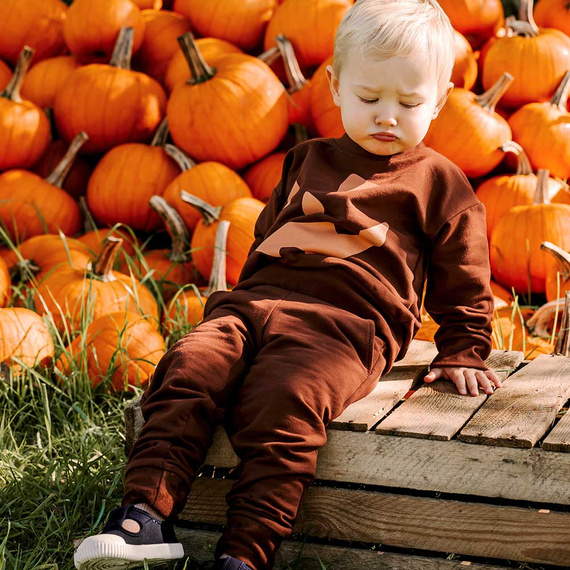 Dres dziecięcy Eevi Halloween brązowy – ciepły komplet, bluza i spodnie