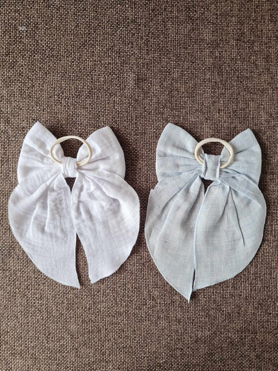 KGB16 Muślinowa kokarda do włosów na gumce Marija - biały