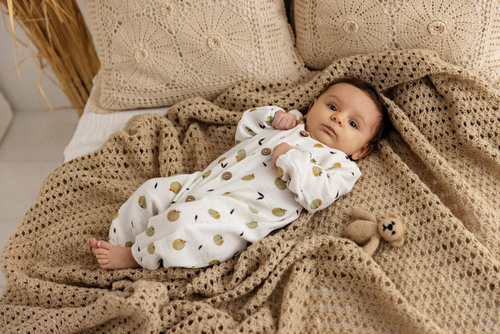 02238BS "Apples Muslin" Pajac muślinowy Makoma