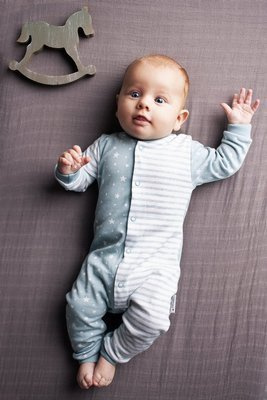 02221BS "SWEET DREAMS" Pajac bez stópek Makoma