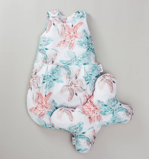 LUL-0038 Big Flowers Śpiworek niemowlęcy z poduszką Luli Lu