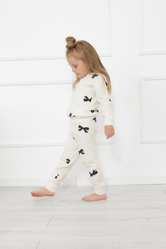 Piżama dziewczęca Figaro – ecru, bawełna, długi rękaw i spodnie Italian Fashion 