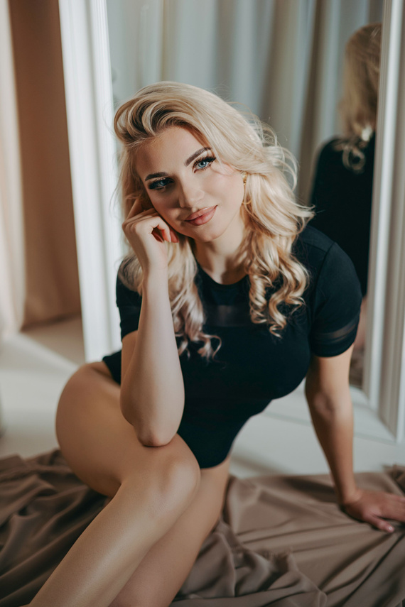 2427 Abby Body damskie z krótkim rękawem Teyli - czarny