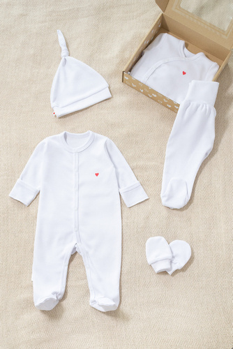 Czerwone Serduszko wyprawka niemowlęca 5 częściowa Martex