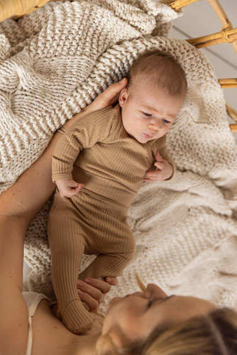 08234L "Natural Harmony" Półśpioch niemowlęcy Makoma latte