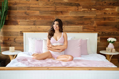 Sleep Pink biustonosz do karmienia Momtobe różowy