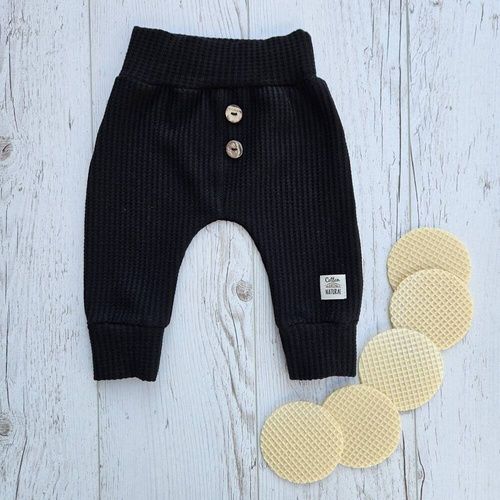 10249B "Natural Waffel" Spodnie niemowlęce dresowe Makoma black